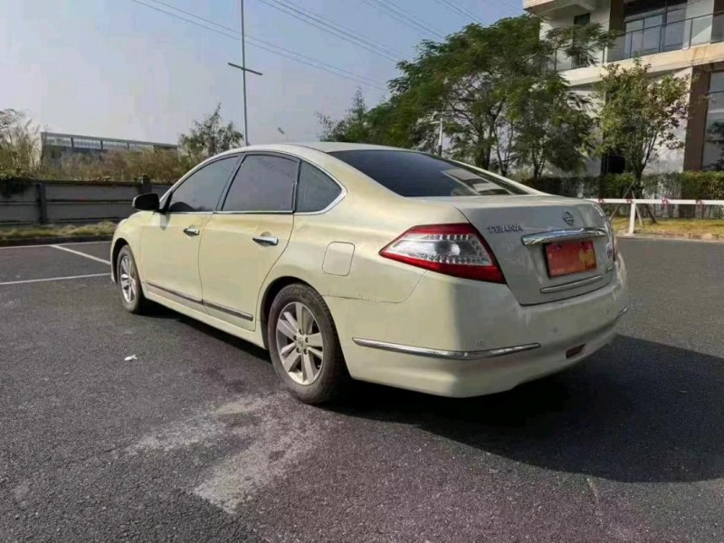 广州12年日产天籁8