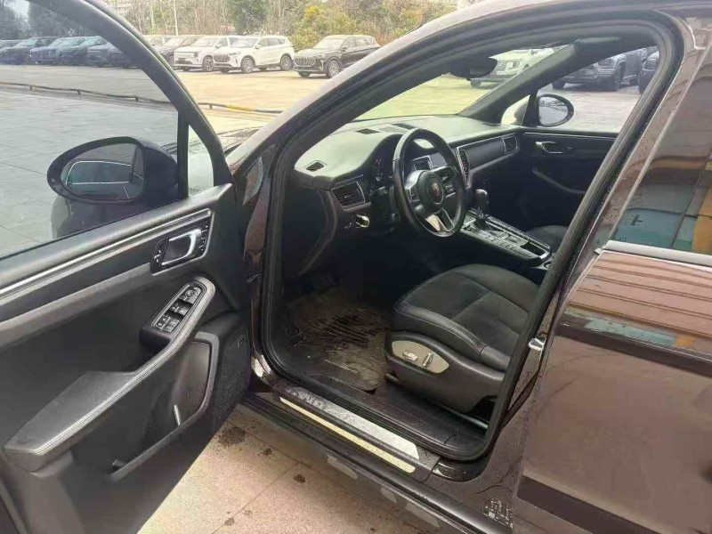 三明17年保时捷Macan3