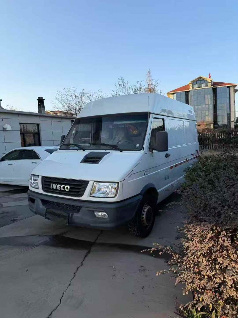 嘉兴22年依维柯得意3