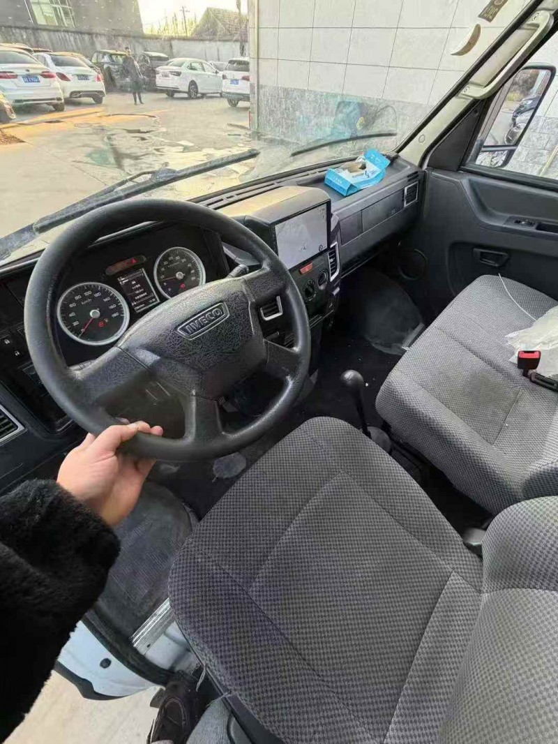 嘉兴22年依维柯得意4