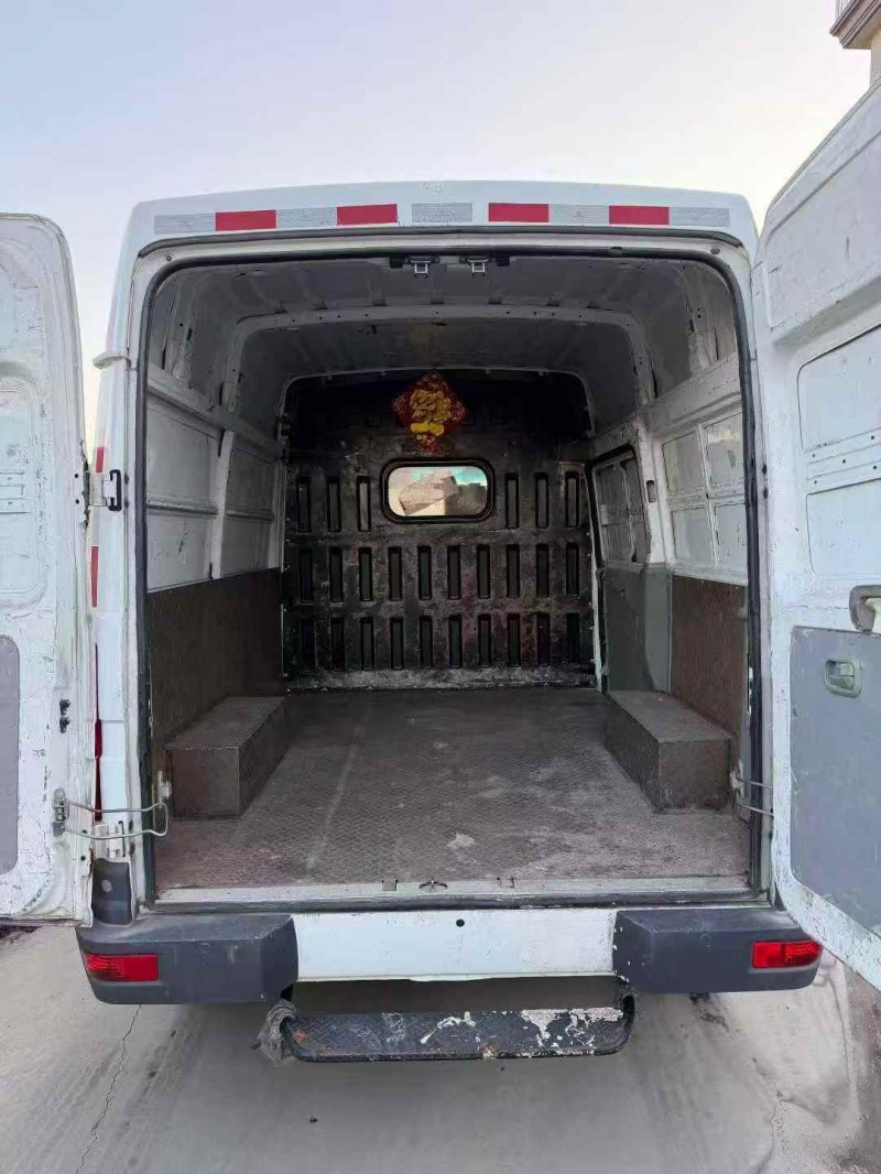 嘉兴22年依维柯得意6