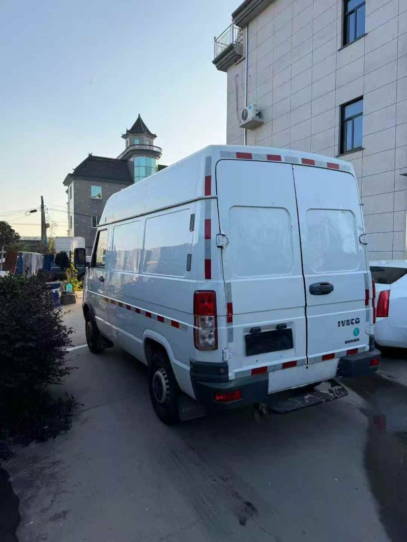 嘉兴22年依维柯得意7