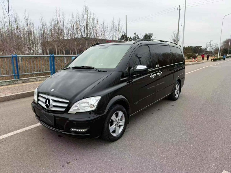 枣庄13年奔驰唯雅诺2