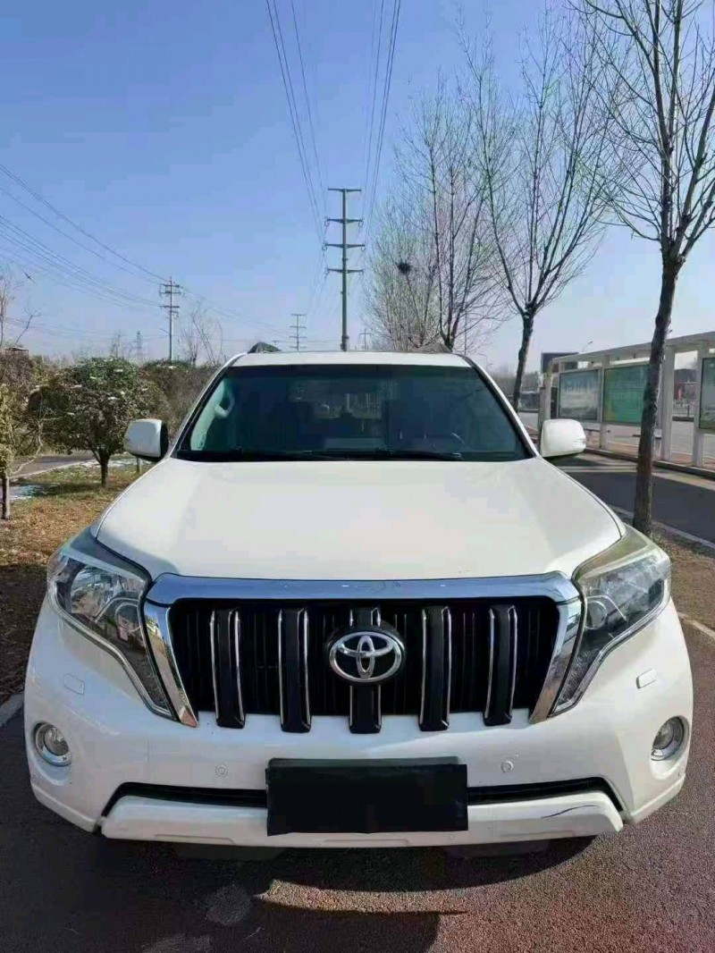 东营17年丰田普拉多1