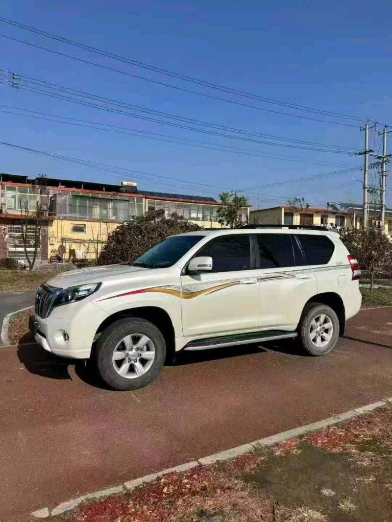 东营17年丰田普拉多2