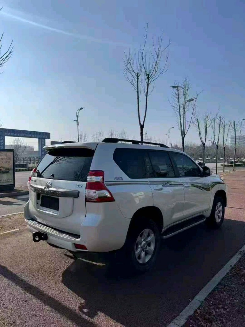 东营17年丰田普拉多7