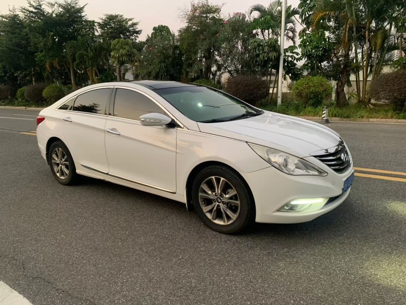 茂名15年现代索纳塔2