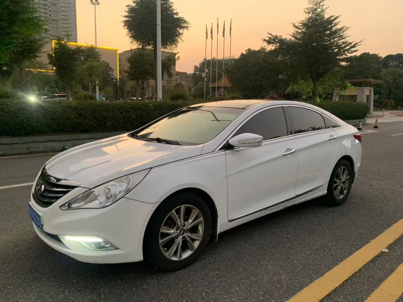 茂名15年现代索纳塔3