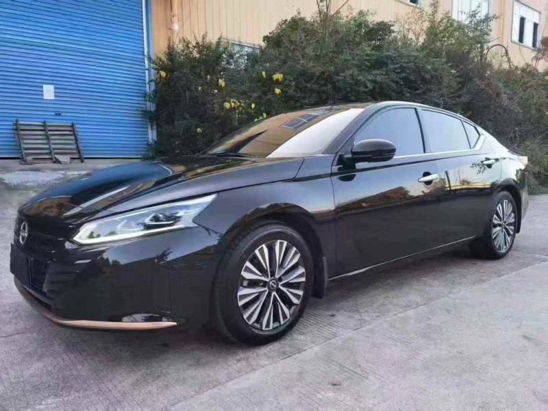 九江25年日产天籁2