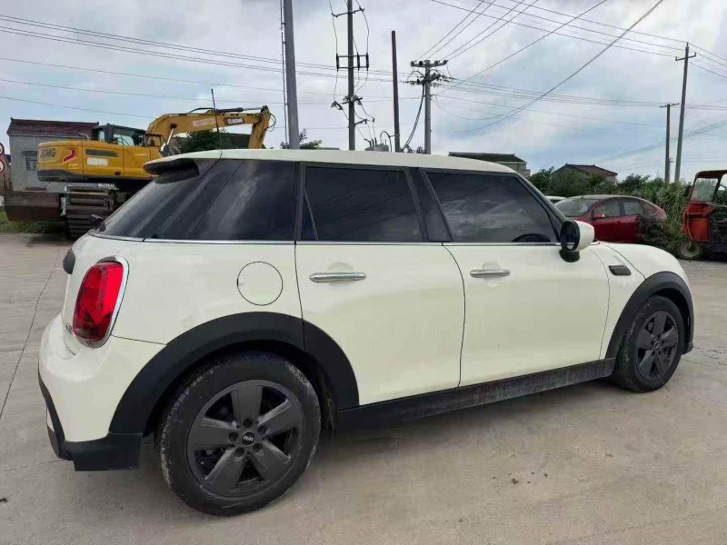 南通22年宝马迷你7