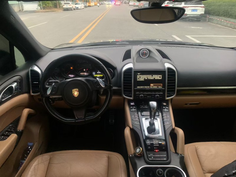 茂名14年保时捷卡宴5