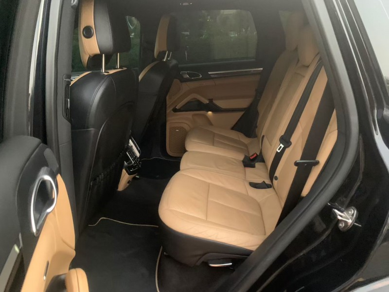 茂名14年保时捷卡宴6