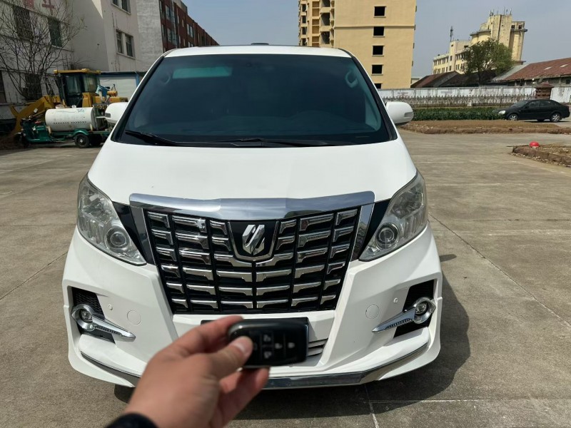 枣庄14年丰田埃尔法1