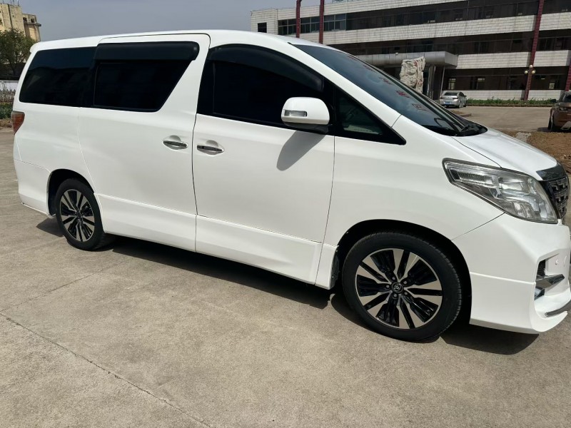 枣庄14年丰田埃尔法2