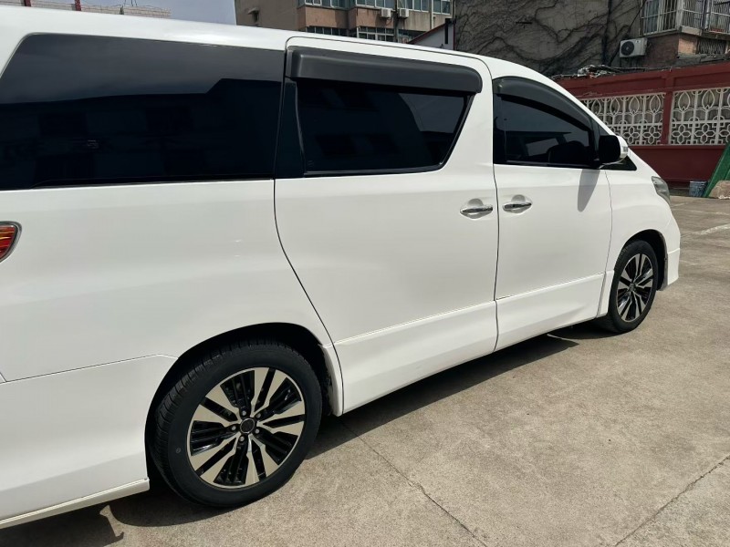 枣庄14年丰田埃尔法8