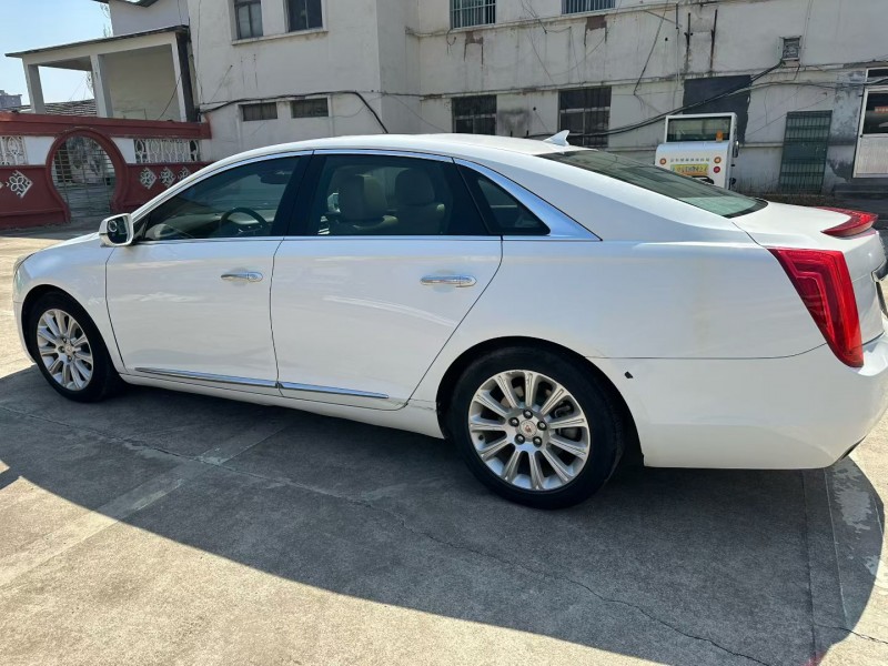 枣庄15年凯迪拉克XTS7