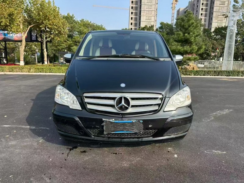 枣庄17年奔驰唯雅诺1