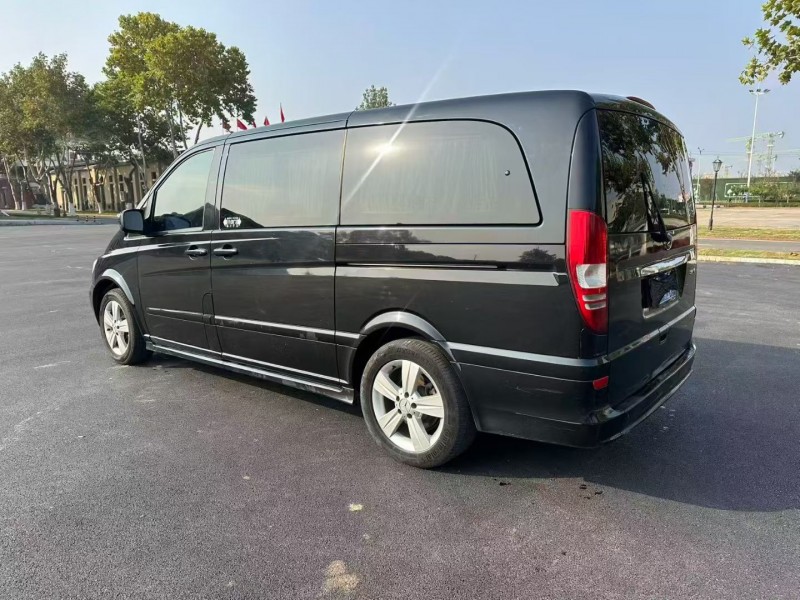 枣庄17年奔驰唯雅诺8