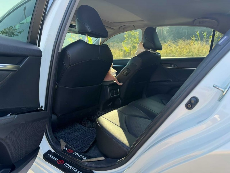 广州22年丰田凯美瑞5