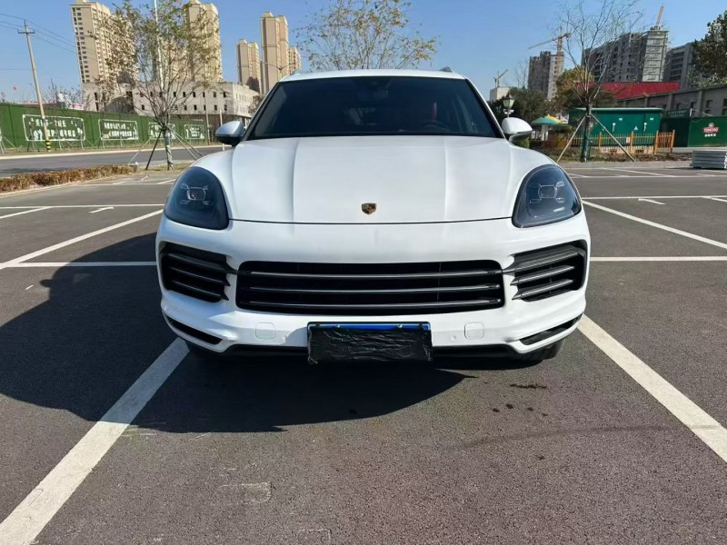 枣庄19年保时捷卡宴1