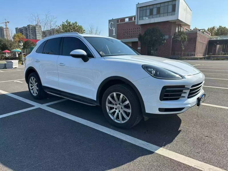 枣庄19年保时捷卡宴2