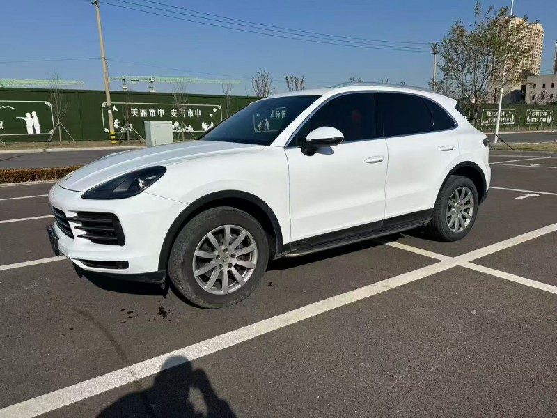 枣庄19年保时捷卡宴3