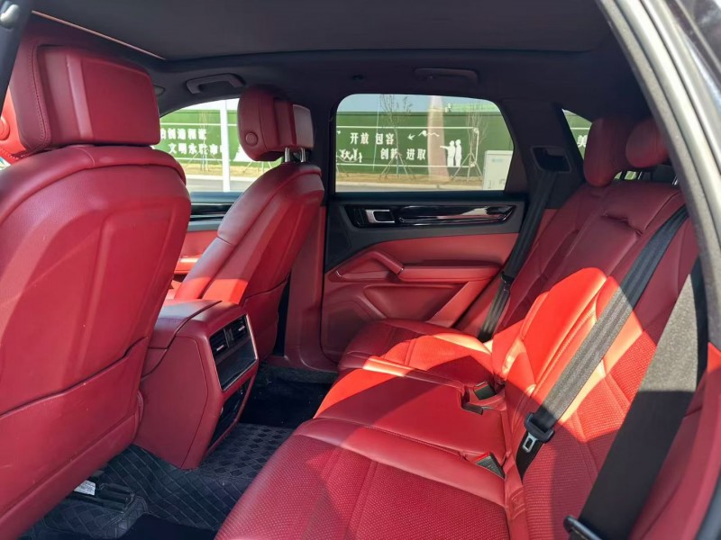 枣庄19年保时捷卡宴4