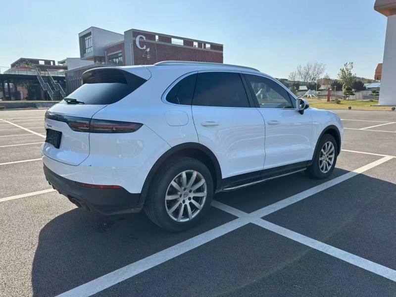 枣庄19年保时捷卡宴7