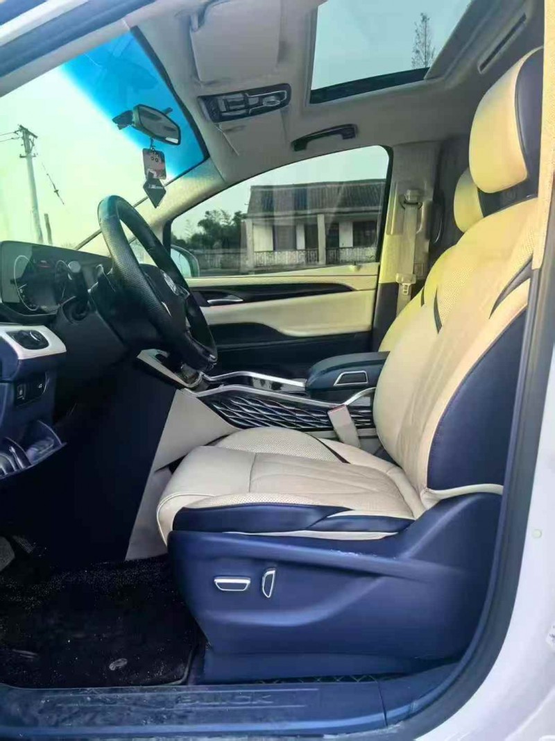 苏州22年别克GL86