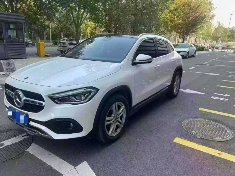 铜陵22年奔驰GLA3