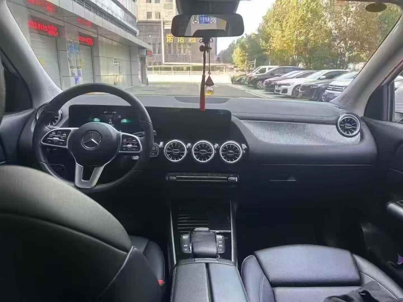 铜陵22年奔驰GLA4