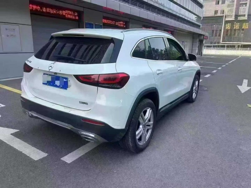 铜陵22年奔驰GLA7