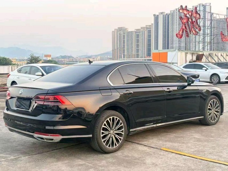 东莞18年大众辉昂8