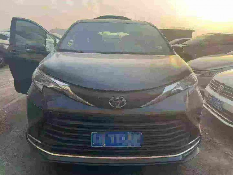 淮安22年丰田塞纳1