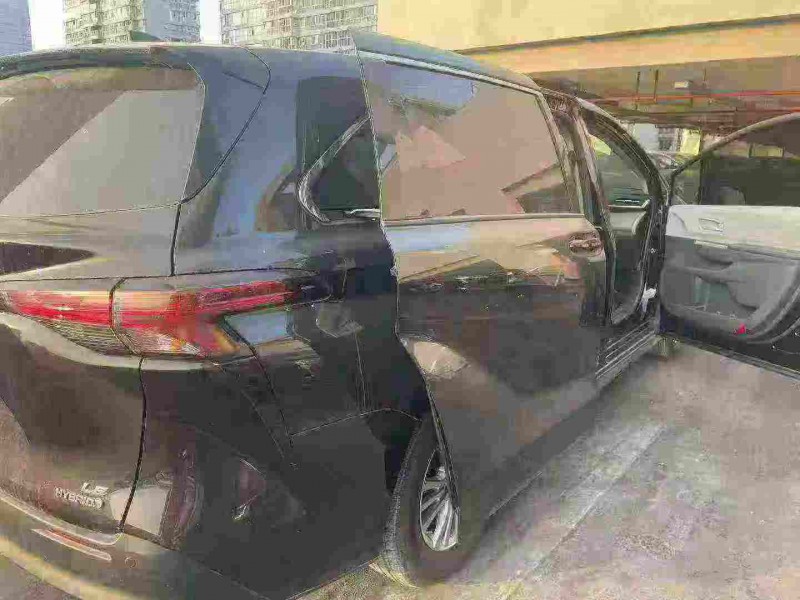 淮安22年丰田塞纳2