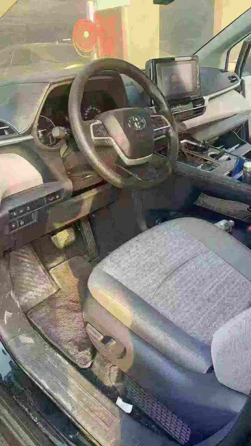 淮安22年丰田塞纳4