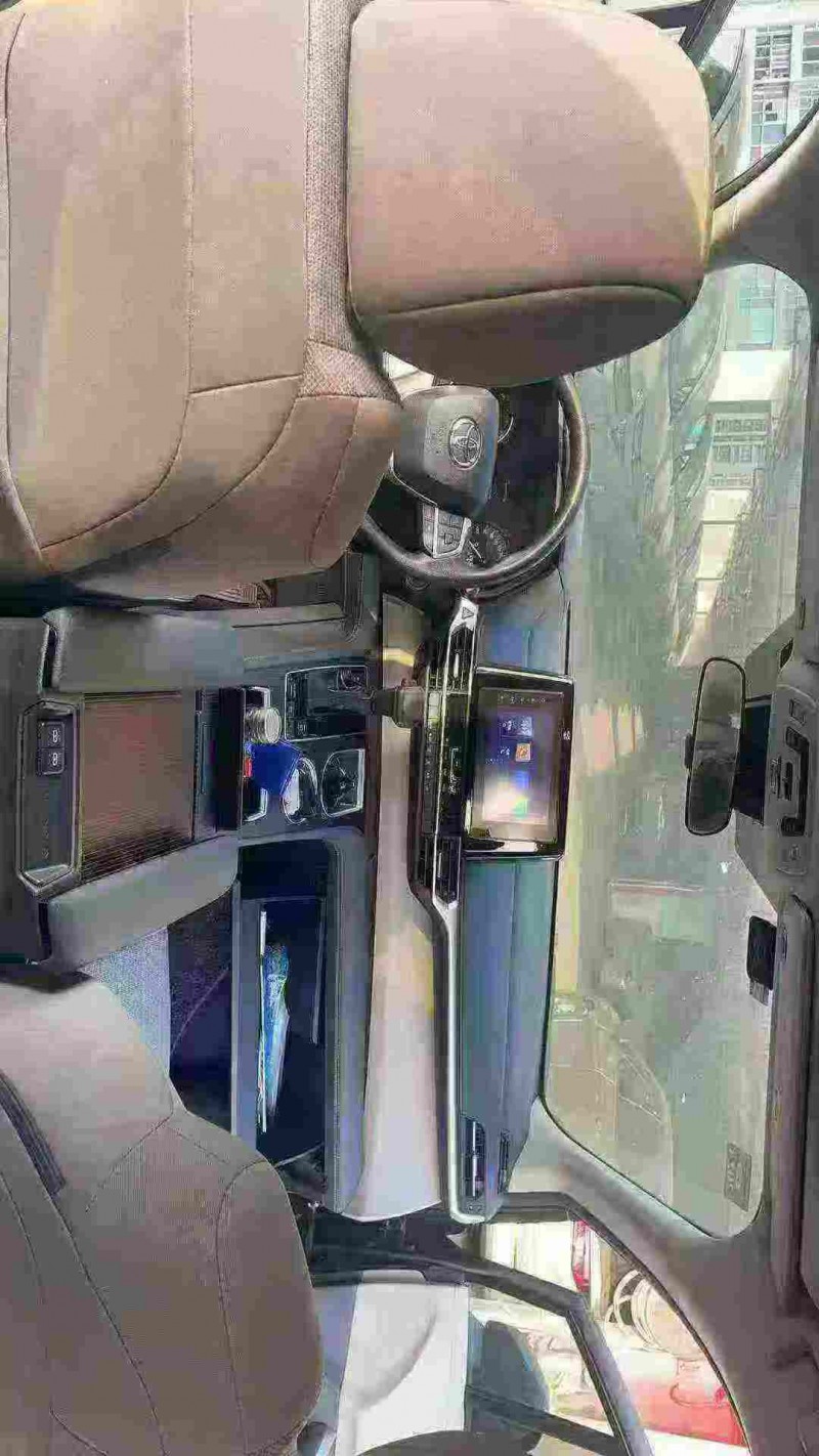 淮安22年丰田塞纳8