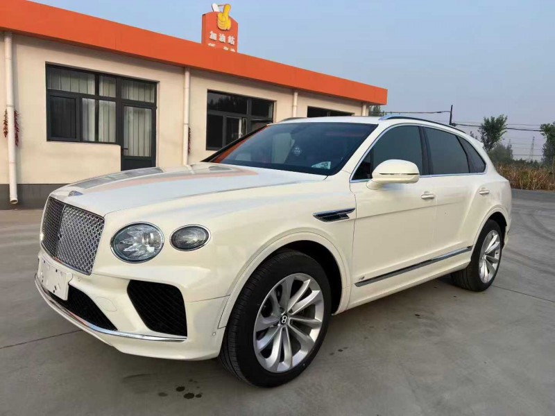 唐山21年宾利添越3