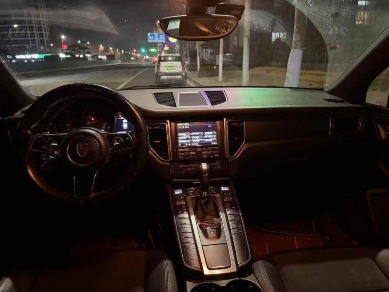 烟台15年保时捷Macan4