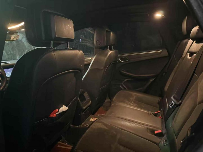 烟台15年保时捷Macan5