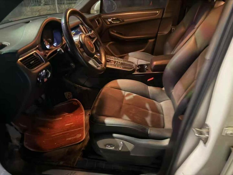 烟台15年保时捷Macan6