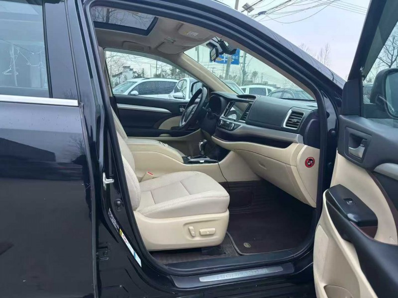 徐州17年丰田汉兰达7