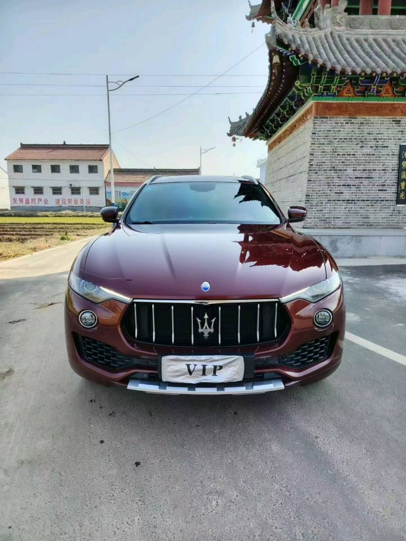 太原18年玛莎拉蒂Levante1