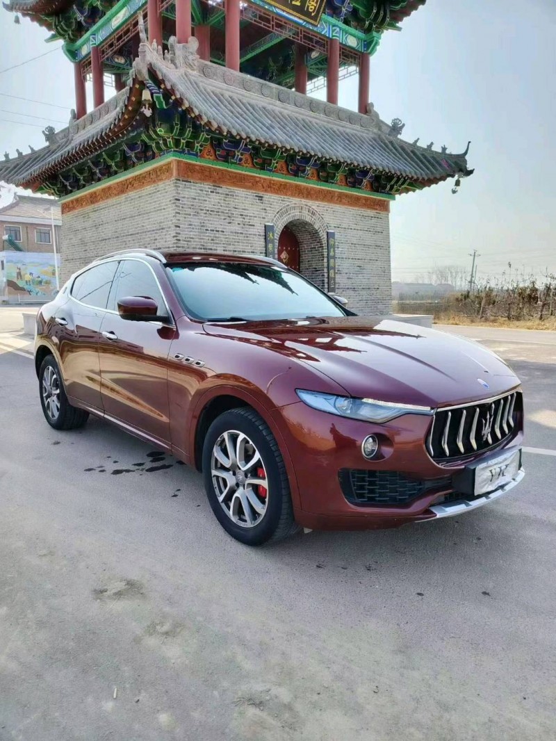 太原18年玛莎拉蒂Levante3