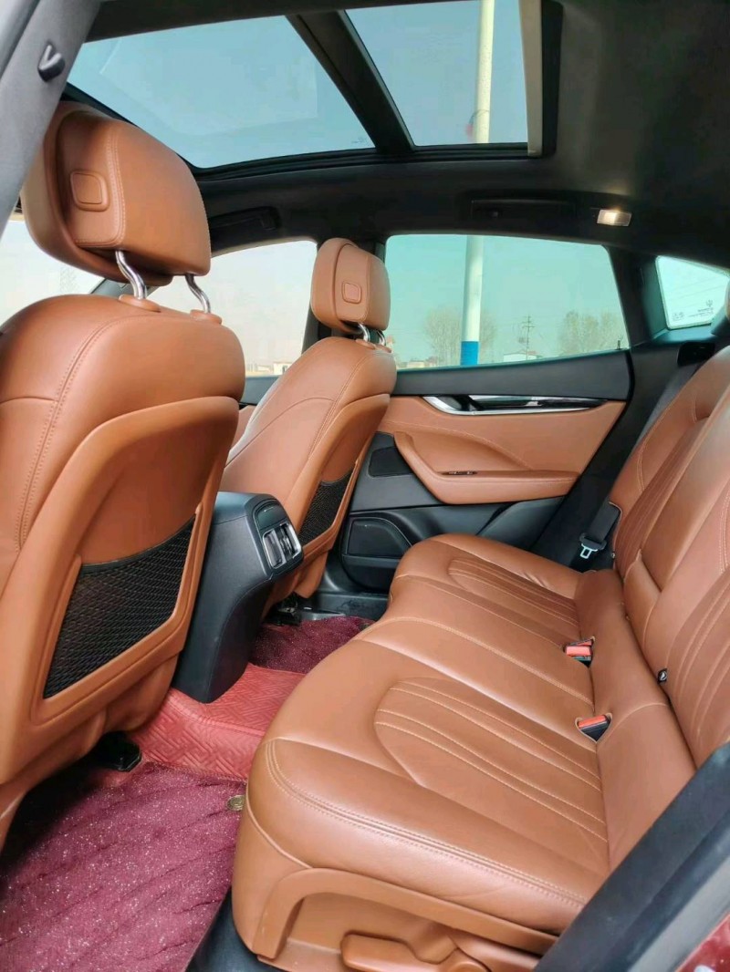 太原18年玛莎拉蒂Levante4