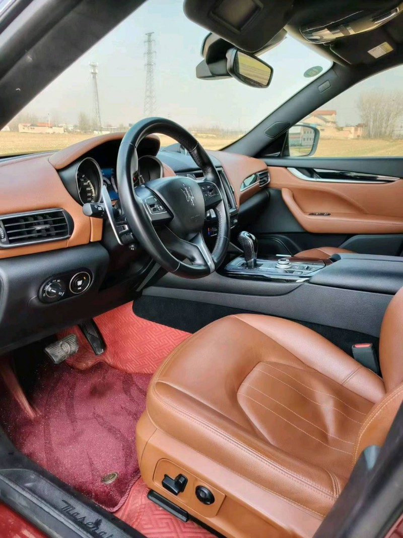 太原18年玛莎拉蒂Levante5