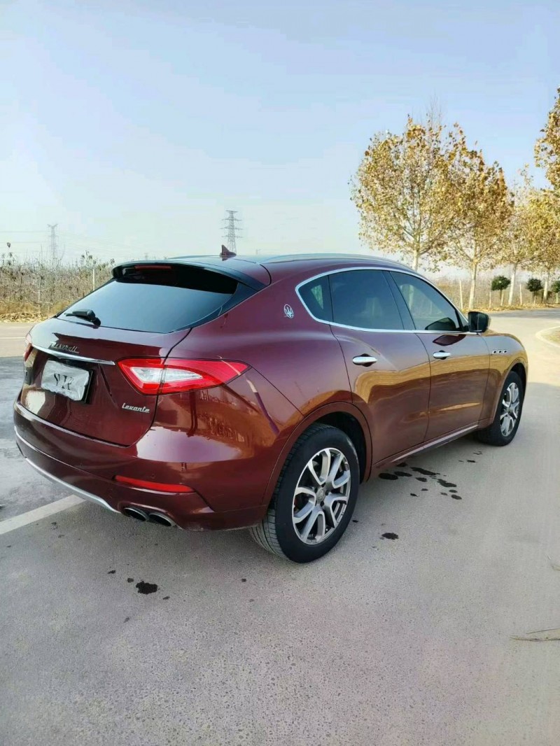 太原18年玛莎拉蒂Levante6