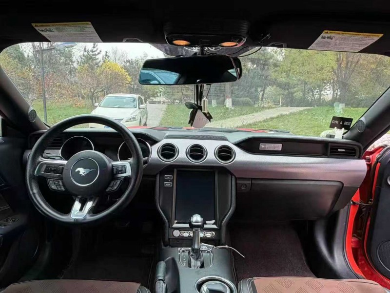 邢台16年福特野马8