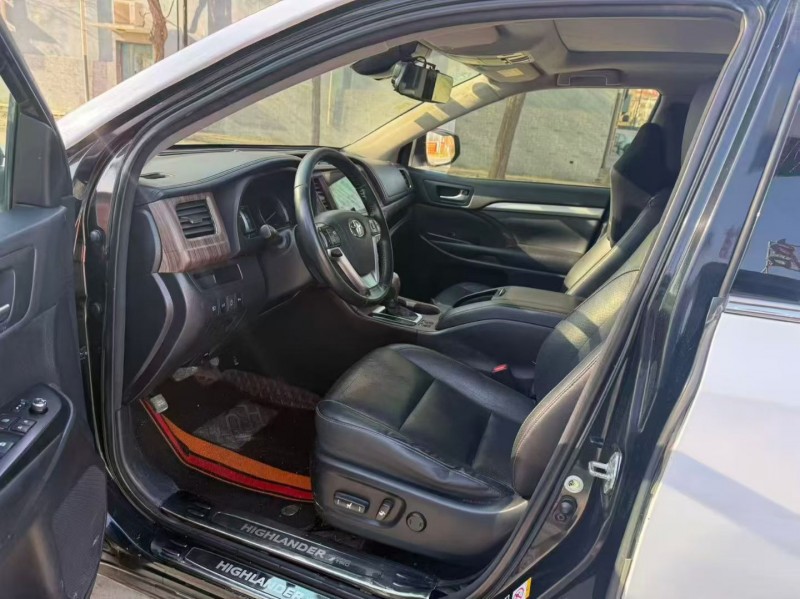 保定19年丰田汉兰达4