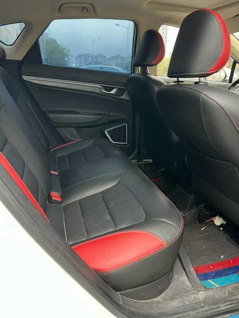 上饶21年吉利帝豪4